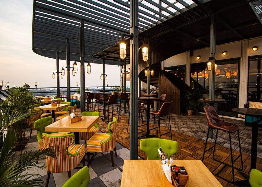 West Bengal Kolkata Food & Dining