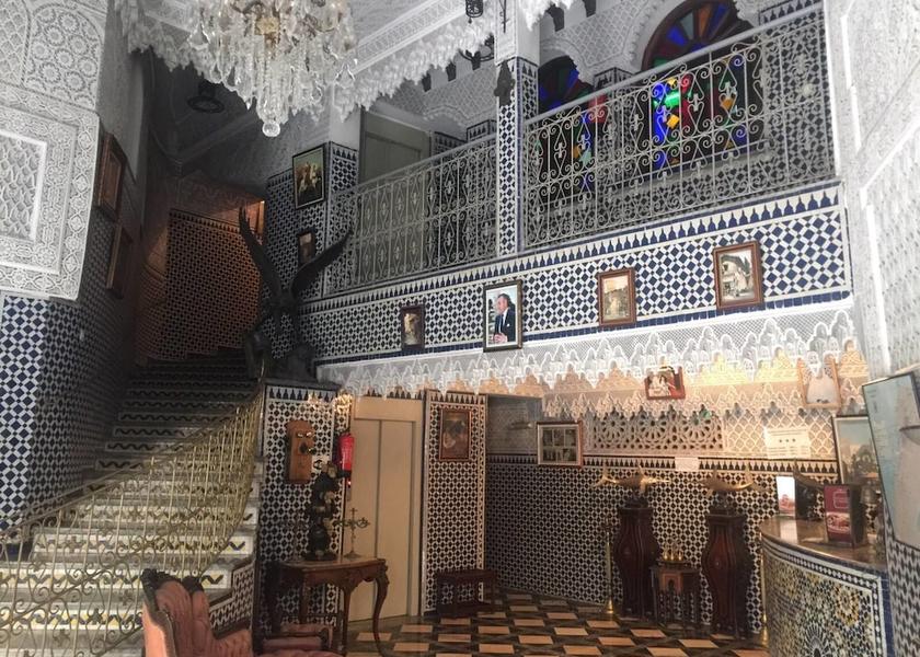  Casablanca Staircase
