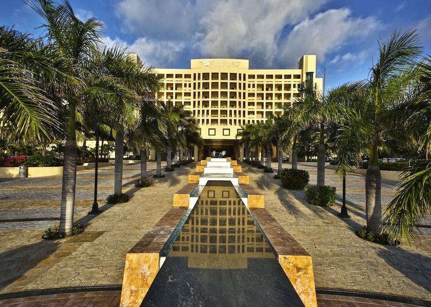 Quintana Roo Cancun Facade