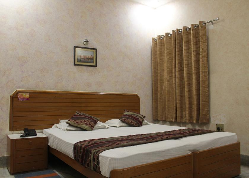 Uttar Pradesh Varanasi Deluxe Room