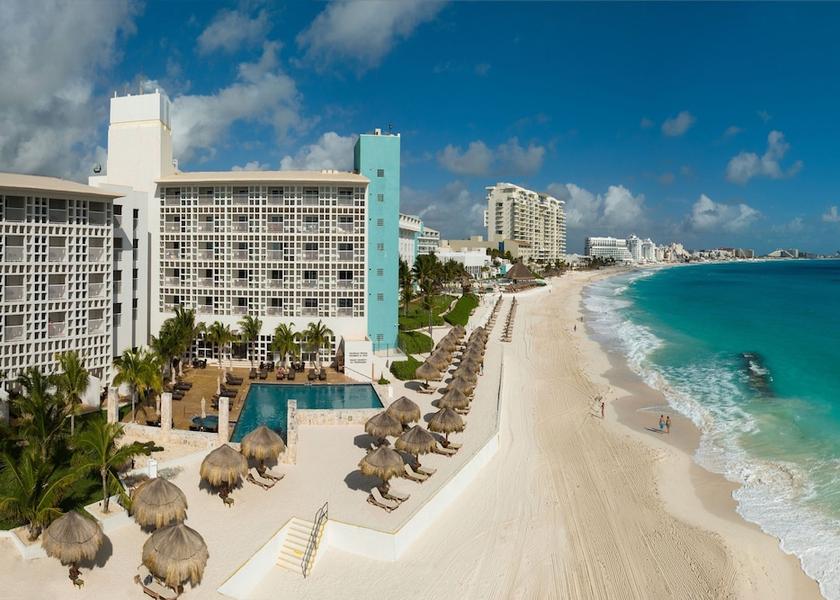 Quintana Roo Cancun Exterior Detail