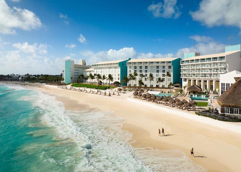 Quintana Roo Cancun Exterior Detail