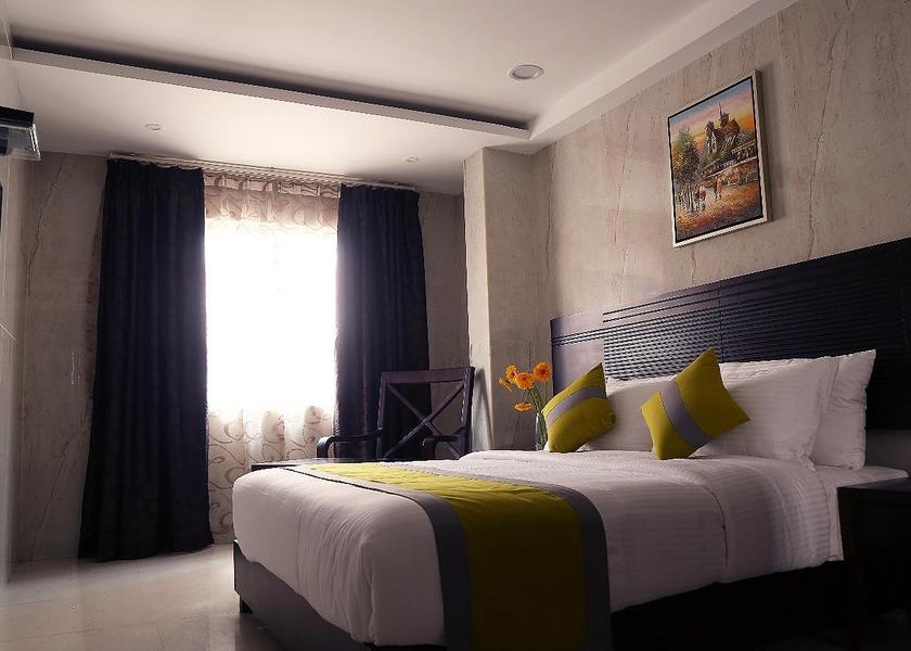 Tamil Nadu Chennai Deluxe Queen Room