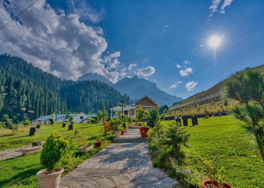 Jammu and Kashmir Sonamarg Hotel Exterior