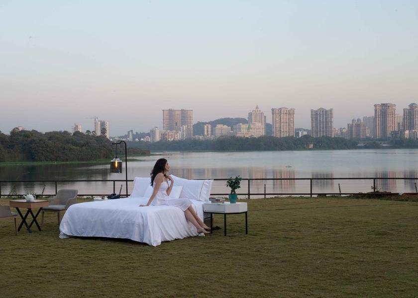 Maharashtra Mumbai Heavenly bed by the lake