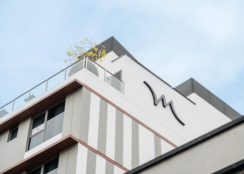  Singapore Exterior Detail